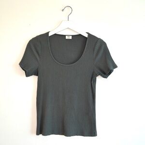 Aritzia Wilfred rib scoop neck t - Large